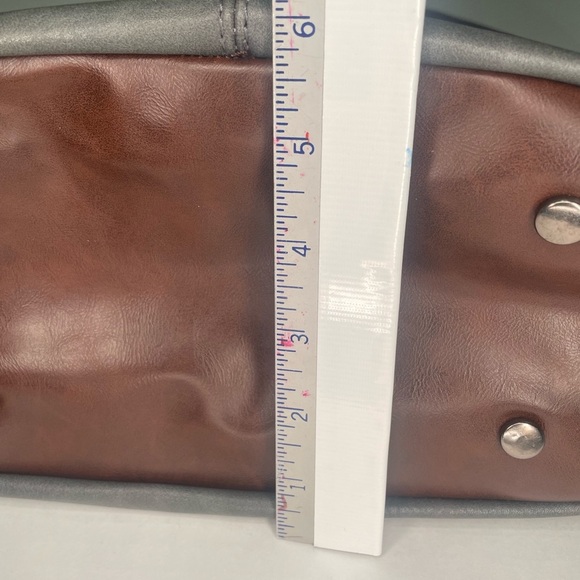 Elegant Gray and Brown Women's Bag. Zip close. Shoulder purse. Pre-owned - Picture 8 of 10